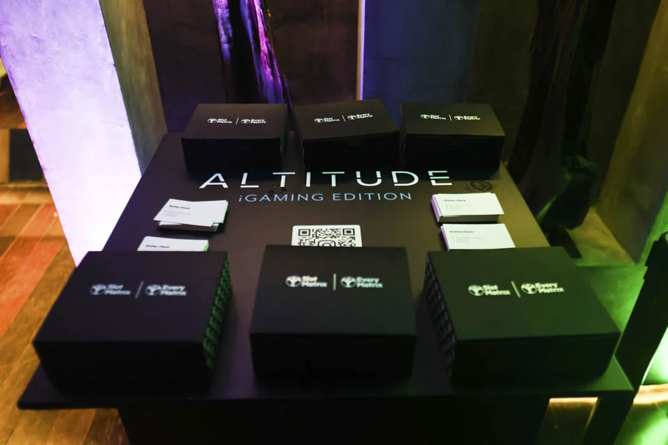 Altitude event gifts · A Lisbon evening