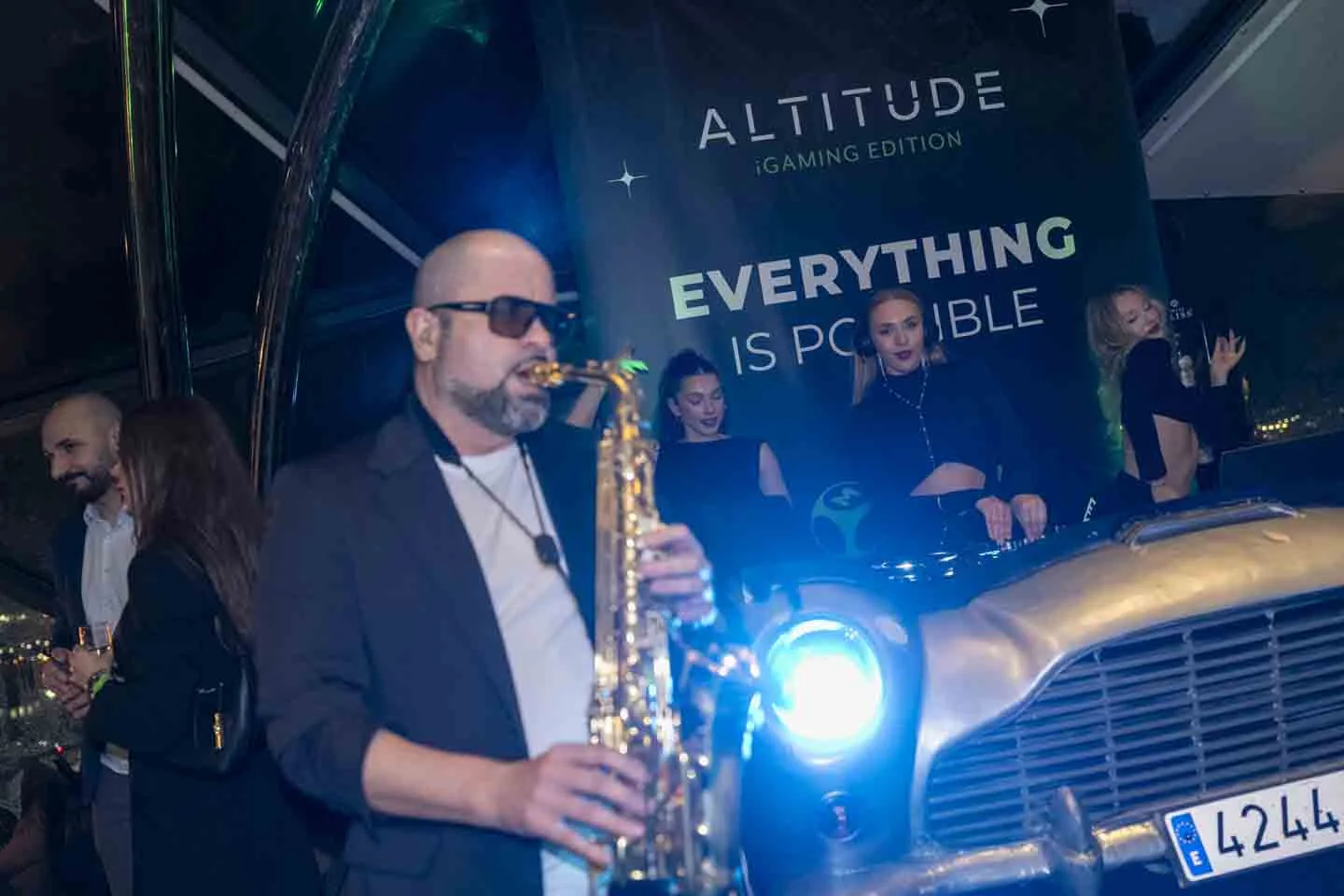 The live saxophone performance · Everything is possible